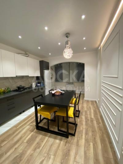 Продаю 3-комнатную квартиру, 106кв. м., этаж - 8/9, Магистраль\Алматинка.