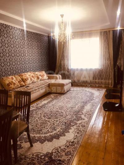 Продаю дом 4-ком. 170кв. м., этаж-1, 4-сот., стена кирпич, ж\м алтын ордо.