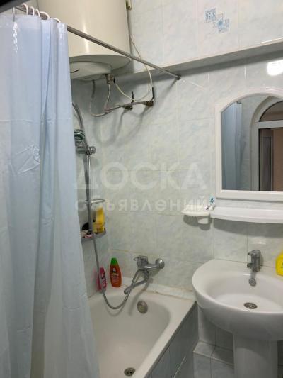 Продаю 3-комнатную квартиру, 70кв. м., этаж - 2/9, Манаса-Московская.