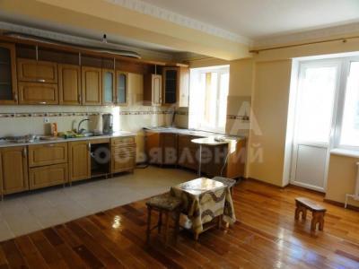 Продаю 3-комнатную квартиру, 150кв. м., этаж - 6/9, Малдыбаева.