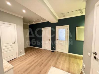 Продаю 3-комнатную квартиру, 91кв. м., этаж - 10/10, Чынгыза Айтматова.