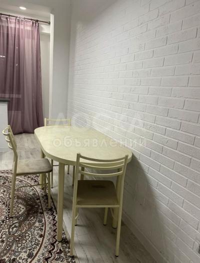 Продаю 2-комнатную квартиру, 73кв. м., этаж - 2/10, Уметалиева.