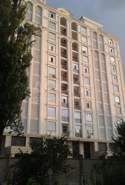 Продаю 3-комнатную квартиру, 107кв. м., этаж - 6/10, Боконбаева.