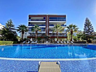 Продаю 4-комнатную квартиру, 217кв. м., этаж - 3/4, Оба, Аланья,Турция.