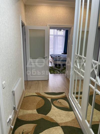 Продаю 2-комнатную квартиру, 60кв. м., этаж - 2/10, магистраль.