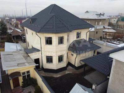 Продаю дом 8-ком. 260кв. м., этаж-2, 4.5-сот., стена кирпич, Ж/м Кок-Жар .