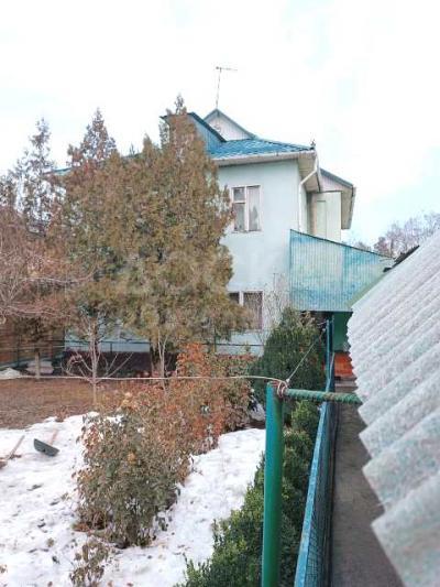 Продаю дом 8-ком. 200кв. м., этаж-2, 6-сот., стена кирпич, Маевка.