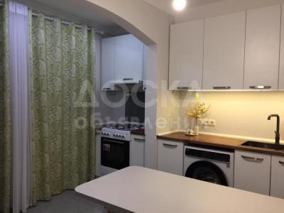 Продаю 1-комнатную квартиру, 45кв. м., этаж - 4/9, Магистраль\Алматинка.