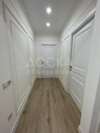 Продаю 3-комнатную квартиру, 100кв. м., этаж - 10/10, К. Акиева/Фрунзе .