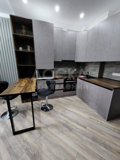 Продаю 2-комнатную квартиру, 58кв. м., этаж - 5/10, 12 мкр.