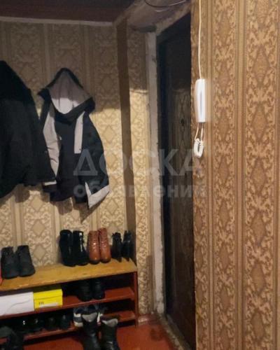 Продаю 1-комнатную квартиру, 35кв. м., этаж - 4/4, 6 микрорайон.