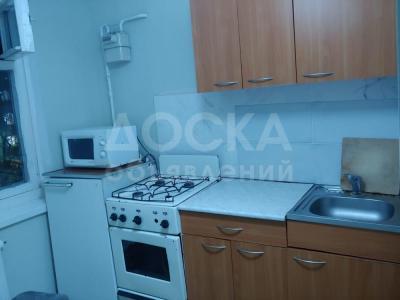 Продаю 1-комнатную квартиру, 33кв. м., этаж - 5/5, 10 микрорайон.