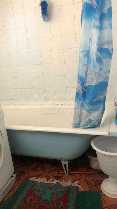 Продаю 4-комнатную квартиру, 74кв. м., этаж - 5/5, Токтогула/Уметалиева, 4комн, 74м2, 4 лоджии, центр отопление , тех паспорт, 76000$, 0502122020.