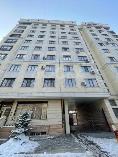 Продаю 3-комнатную квартиру, 96кв. м., этаж - 8/10, Боконбаева/Уметалиева.