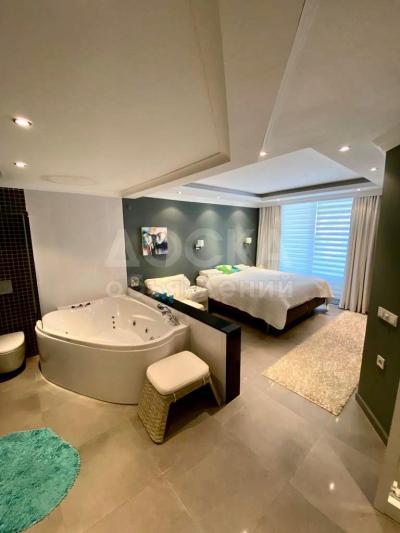 Продаю 3-комнатную квартиру, 175кв. м., этаж - 2/5, Аланья, Турция.