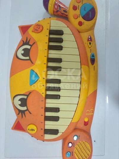 Продаю детские игрушки и принадлежности