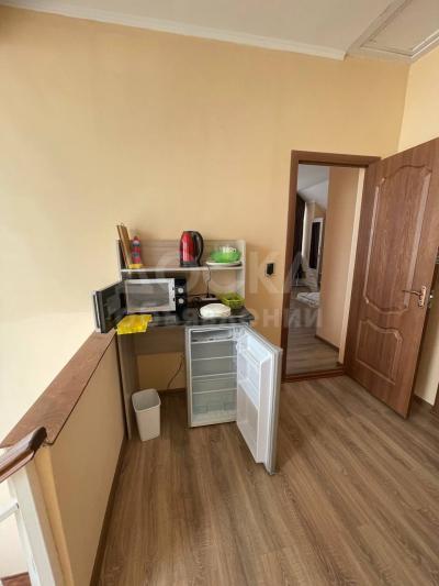 Продаю коттедж 5-ком. 220кв. м., этаж-3, 3-сот., стена кирпич, ЦО Кейсар .