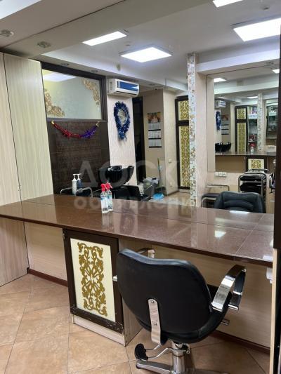 Продаю действующий салон красоты с оборудованием, Уметалиева/Токтогула, б/п