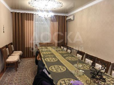 Продаю дом 6-ком. 240кв. м., этаж-2, 6-сот., стена кирпич, таш рабат.