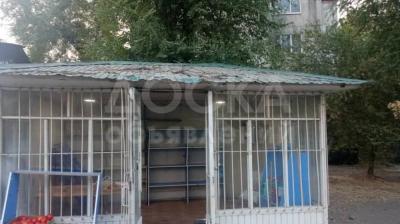 Продаю торговое помещение  12кв. м., 4 микрорайон.