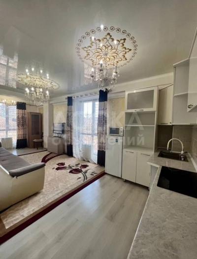 Продаю 2-комнатную квартиру, 60кв. м., этаж - 3/12, 5 мкр.