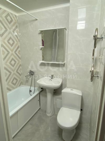 Продаю 3-комнатную квартиру, 58кв. м., этаж - 1/4, 11 мкр.