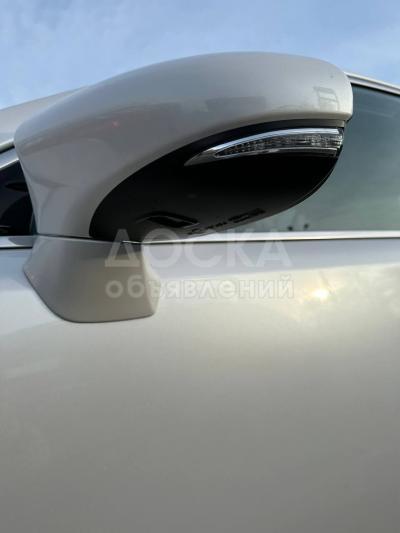 Продаю
LEXUS ES 300H HYBRID 
•2016 на 2017г.в
• цвет белый жемчуг 
• черный салон 
• объём 2.5см³
•топливо бензин-электричество 
•Eco/Normal/Sport 
•пробег 45тыс оригинал 
•кожаный салон 
• память сидений 
• обдув сидений 
•подогрев всех сиден