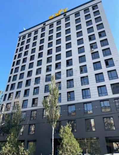 Продаю 3-комнатную квартиру, 107кв. м., этаж - 4/13, Исанова/Токтогула .