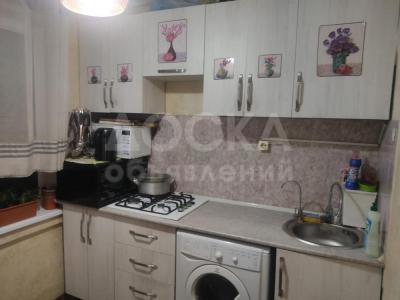 Продаю 1-комнатную квартиру, 32кв. м., этаж - 4/4, 8мкр .