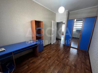 Продаю 3-комнатную квартиру, 64кв. м., этаж - 8/9, 12 мкр.