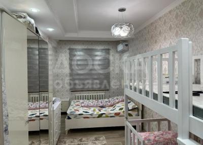 Продаю 3-комнатную квартиру, 103кв. м., этаж - 7/13, ? Адрес: Асанбай, По Сухэ-Батора..