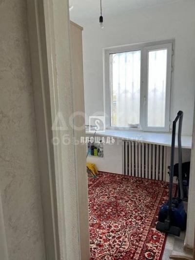 Продаю 2-комнатную квартиру, 65кв. м., этаж - 8/9, 10мкр 32дом. Советская/Магистраль.