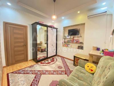 Продаю дом 5 и более-ком. 195 км2кв. м., этаж-3, 4-сот., стена другое, Ак-орго ж/м, ул.кырк-кыз 114.