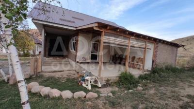 Продаю дом 4-ком. 152кв. м., этаж-1, 86-сот., стена саман, с.Кызыл Туу.