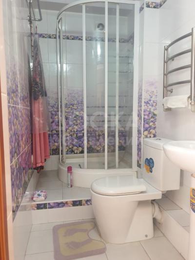 Продаю 3-комнатную квартиру, 148кв. м., этаж - 3/9, Юг-2.