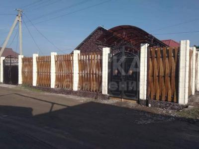 Продаю дом 5-ком. 140кв. м., этаж-1, 9-сот., стена кирпич, ​Саякбая Каралаева, 63/3 стр.