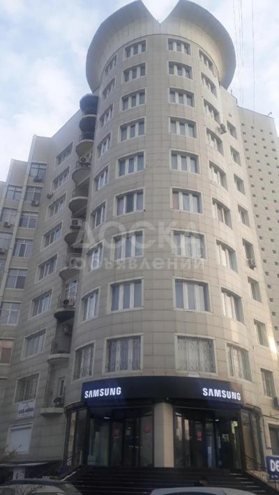 Продаю 4-комнатную квартиру,  200кв. м., этаж - 3/9, Байтик батыра 17/2 медерова .