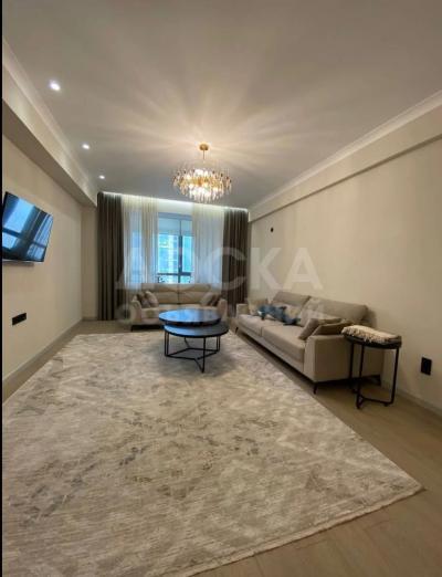 Продаю 2-комнатную квартиру, 97кв. м., этаж - 9/12, БЦ Адмирал​Манаса, 41а.