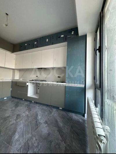 Продаю 1-комнатную квартиру, 45кв. м., этаж - 2/10, Политех.