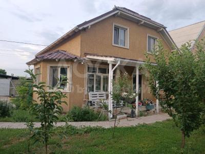 Продаю дом 4-ком. 187кв. м., этаж-2, 7-сот., стена кирпич, Ново Покровка Береговая 61.