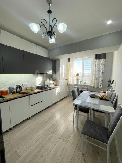 Продаю 2-комнатную квартиру, 70кв. м., этаж - 3/9, Магистраль\Алматинка.