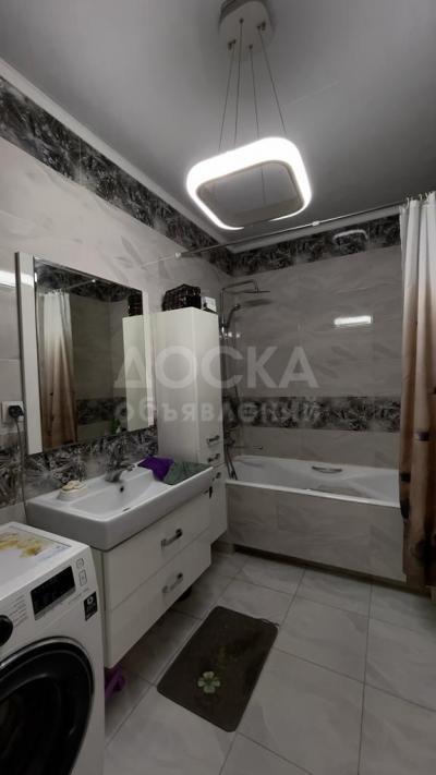 Продаю 3-комнатную квартиру, 138кв. м., этаж - 8/13, Парк Панфилова.