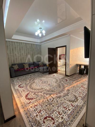 Продаю 2-комнатную квартиру, 60кв. м., этаж - 8/10, Асанбай.