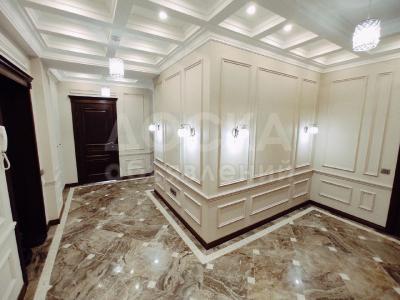 Продаю 4-комнатную квартиру, 125кв. м., этаж - 8/9, проспект манас/фрунзе.