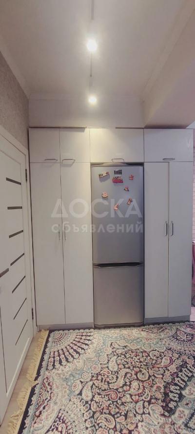 Продаю 2-комнатную квартиру, 46кв. м., этаж - 8/10, Аламедин-1.