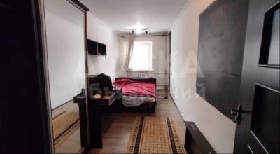 Продаю 3-комнатную квартиру, 54кв. м., этаж - 4/4, Бишкек парк.