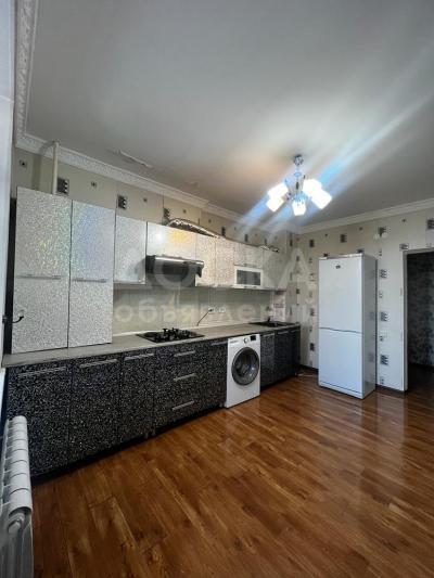 Продаю 2-комнатную квартиру, 75кв. м., этаж - 2/10,  Юж Магистраль\ Тыналиева.