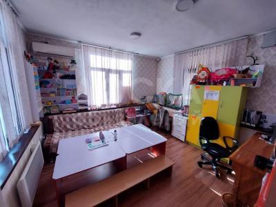 Продаю дом 10-ком. 328кв. м., этаж-2, 4-сот., стена кирпич, Матросова/Сумская.