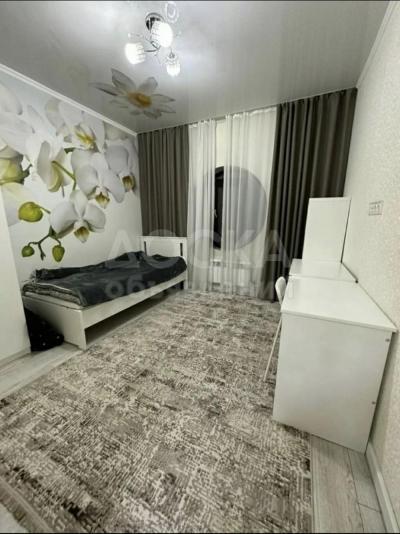 Продаю дом 5-ком. 127кв. м., этаж-2, 5-сот., стена кирпич, ынтымак жм.