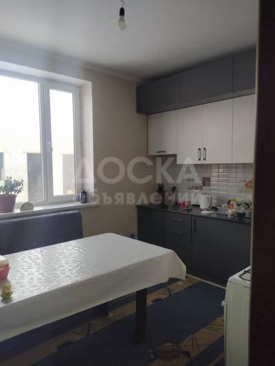 Продаю дом 6-ком. 200кв. м., этаж-2, 5-сот., стена кирпич, с. В- Антоновка район ВОССТ.